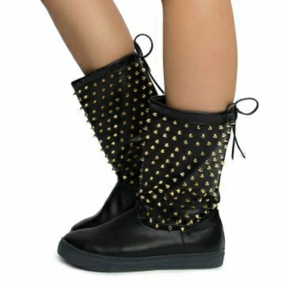 NEW Liliana Silver Studded Boots - Picture 2 of 7